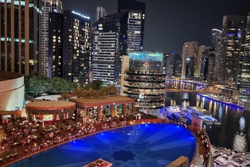 Jw Marriott Hotel Marina Residence Dubái Exterior foto